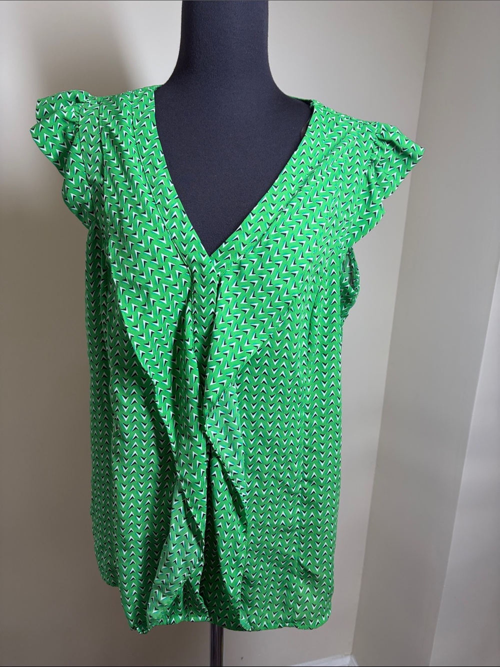 Worthington Green Printed Ruffle V-Neck Camisole